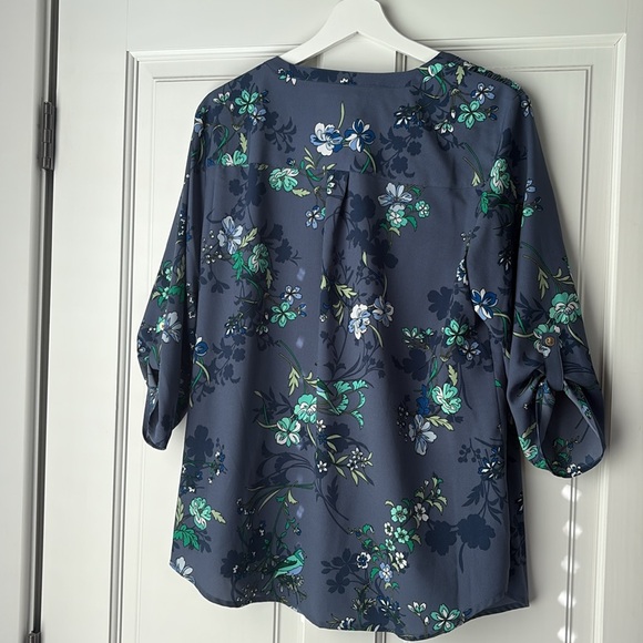 Croft & Barrow Navy Floral Blouse size large - Picture 5 of 5